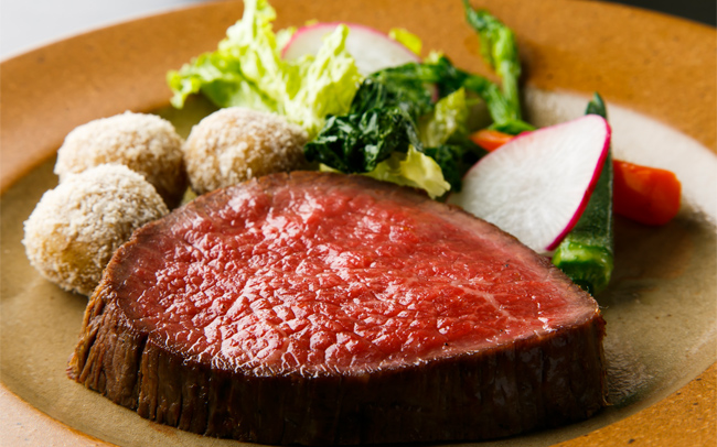 熟成肉の極厚ローストビーフが2000円以下…
