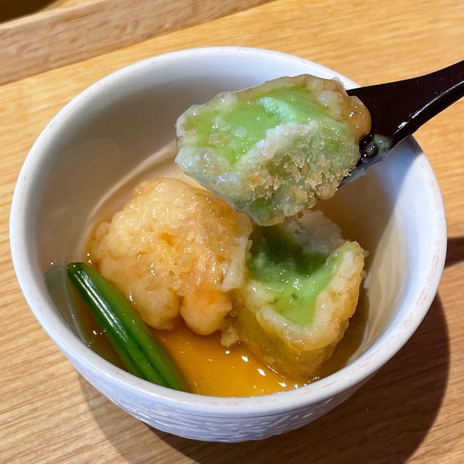 関西で親しまれているうすい豆を使用したお豆腐は、もちもちした食感でたまらない