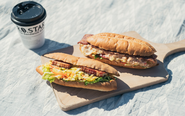 サンドイッチを買って豊洲公園でピクニック