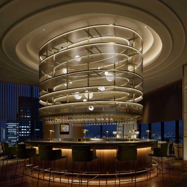 コード・バー／ウェスティンホテル横浜（みなとみらい）／ホテル最上階の窓側席で優雅なひとときを過ごして