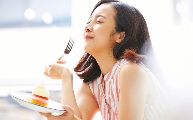 食事の時間が毎日適当な人は、体内時計が狂う!?食事のタイミングで、太りやすくなることも