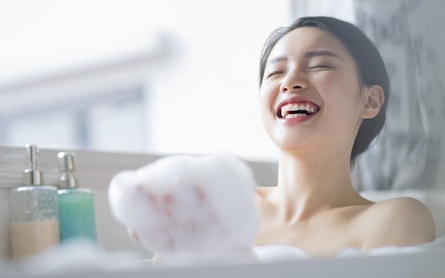 長風呂は肌を乾燥させる!?医学的に実証されたスキンケア入浴法