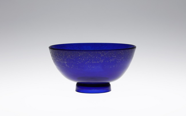 サントリー美術館「ガレも愛した―清朝皇帝のガラス」展　藍色鉢　