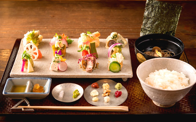 フォトジェニックな手巻き寿司など京和食7