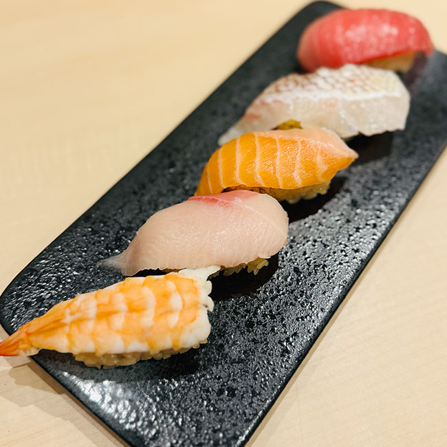 海鮮・鮨 食べ放題 かに村 上野本店　ビュッフェ　お寿司5種盛り