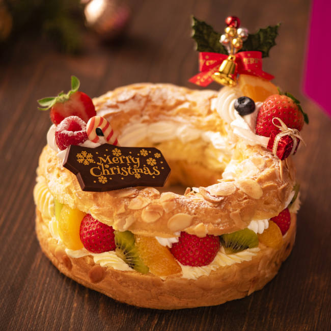 ヒルトン東京ベイのクリスマスケーキ「リース・パリブレスト」