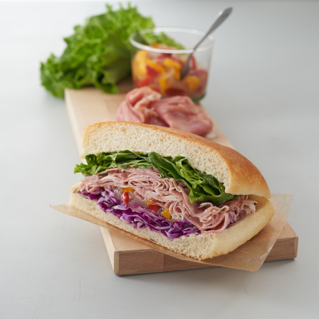 「ショルダーハム＆5種の野菜 サンドイッチ」565円