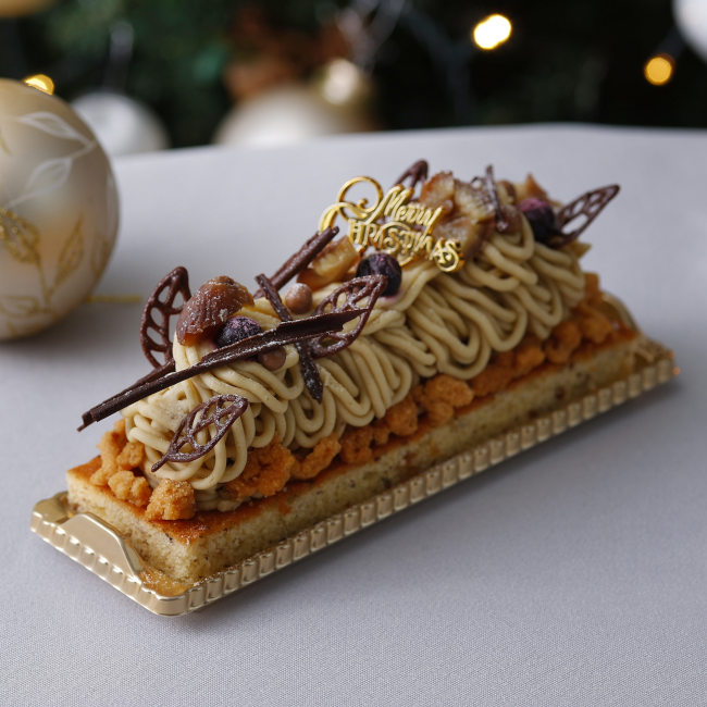 ウェスティンホテル東京のクリスマスケーキ「カシスとヘーゼルナッツのモンブラン」