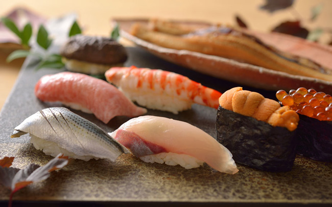 【2位：寿司】縁起のよい鯛やマグロ、旬の魚介でお祝いムード