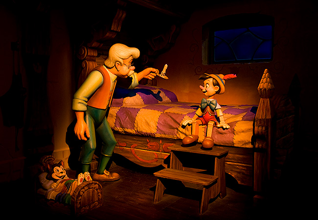 東京ディズニーランドのアトラクション「ピノキオの冒険旅行」