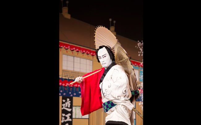 市川海老蔵の人気歌舞伎と鉄板焼きランチ