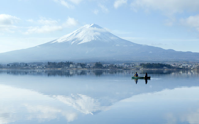 雄大な富士山を目前にした絶景カヌーも。…
