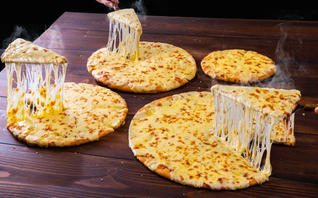 チーズ好きも大満足！チーズた〜っぷりピザ