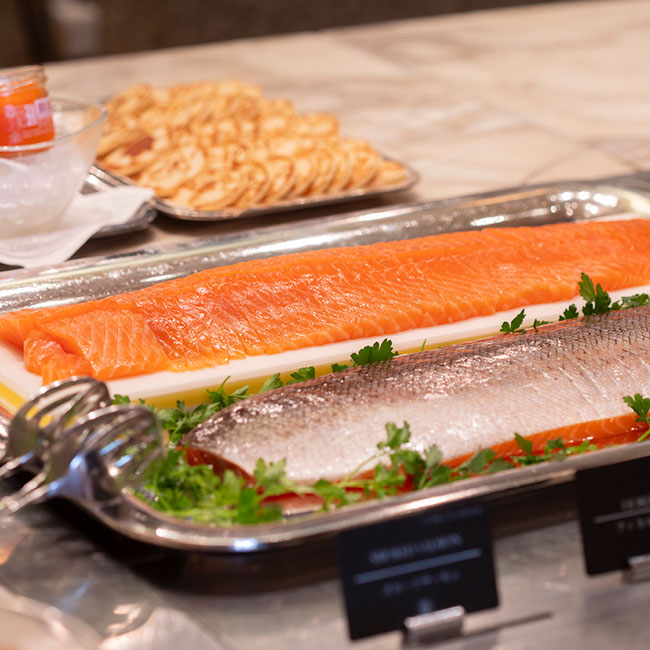 グランド ハイアット 東京「フレンチ キッチン」の贅沢なランチビュッフェ　スモークサーモン