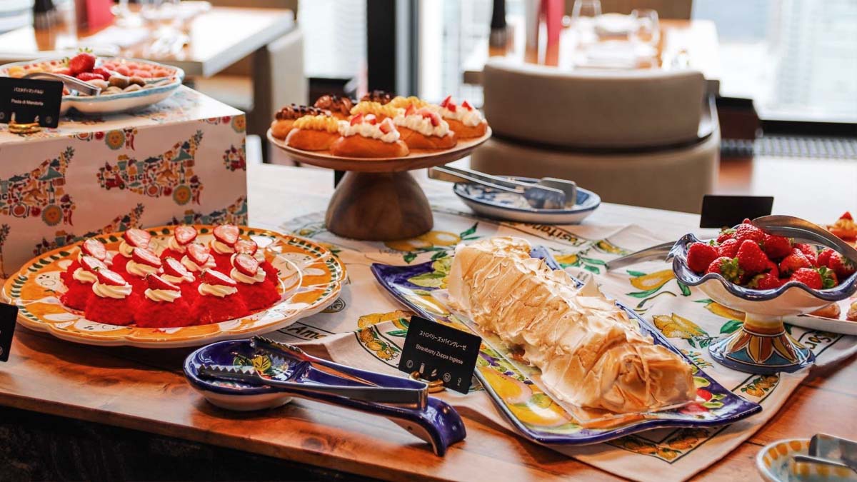 コンラッド大阪のビュッフェを体験！いちごスイーツと本格シチリア料理に舌鼓