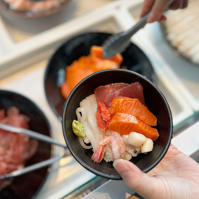 ヴィラフォンテーヌ グランド 東京有明　ディナービュッフェ「春色食彩フェア」　海鮮丼