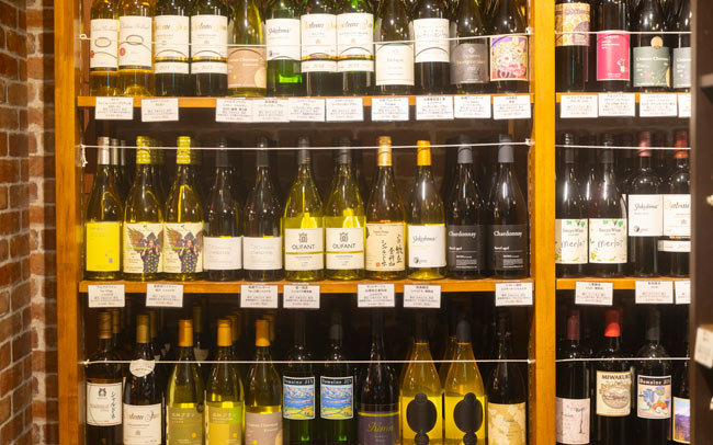 【1】山梨県産ワインが約280種類から選べる