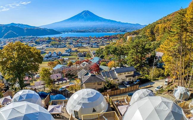 富士山に見守られながら贅沢グランピング