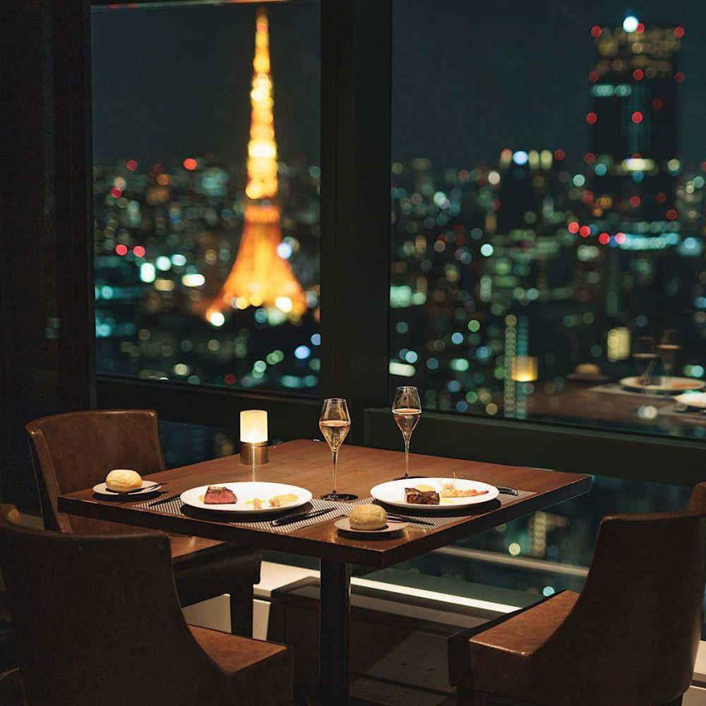 【汐留】Prime42 steakhouse & sky bar／1日2組限定。フラワープレートが華やか