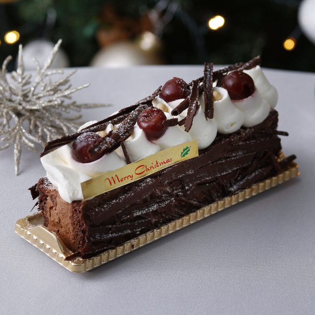 ウェスティンホテル東京のクリスマスケーキ「グリオットチェリー入りチョコレートケーキ」