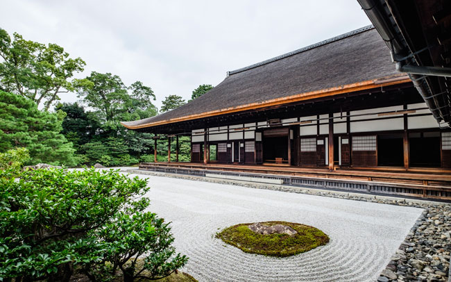 京都・建仁寺で、国宝名画と禅庭に出逢う旅