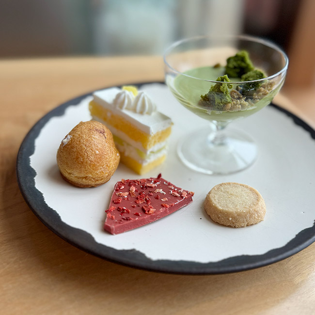 アンダーズ 東京「ザ タヴァン グリル＆ラウンジ」　ウィークエンドブランチ　デザート