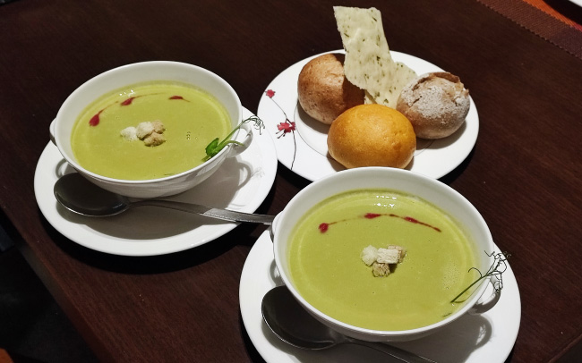 グリーンピースのポタージュはほっくり優しい味わい