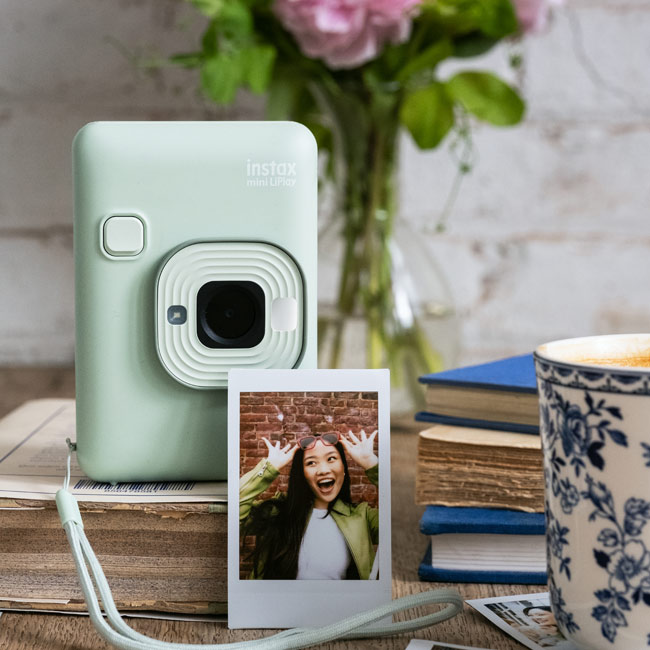 「instax mini LiPlay」商品詳細はこちら