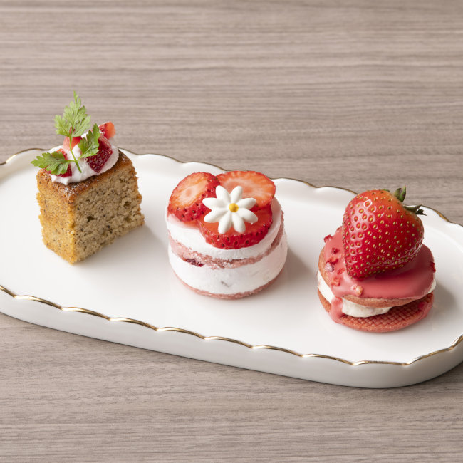 ヒルトン東京ベイ「Strawberry×Chocolate Afternoon Tea」