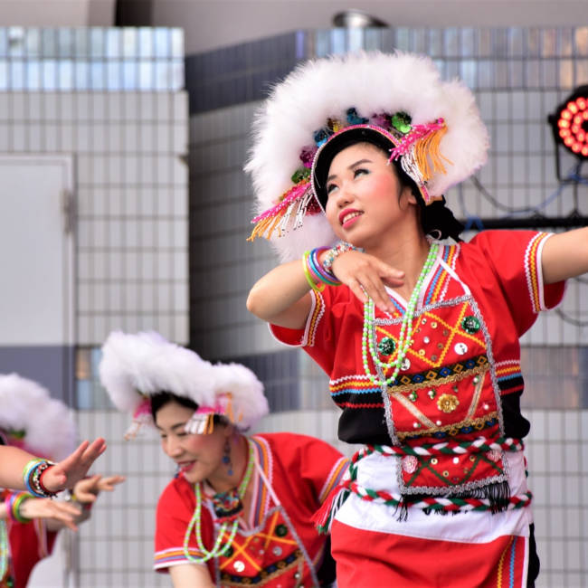 みんなで踊る、台湾バージョンの盆踊り