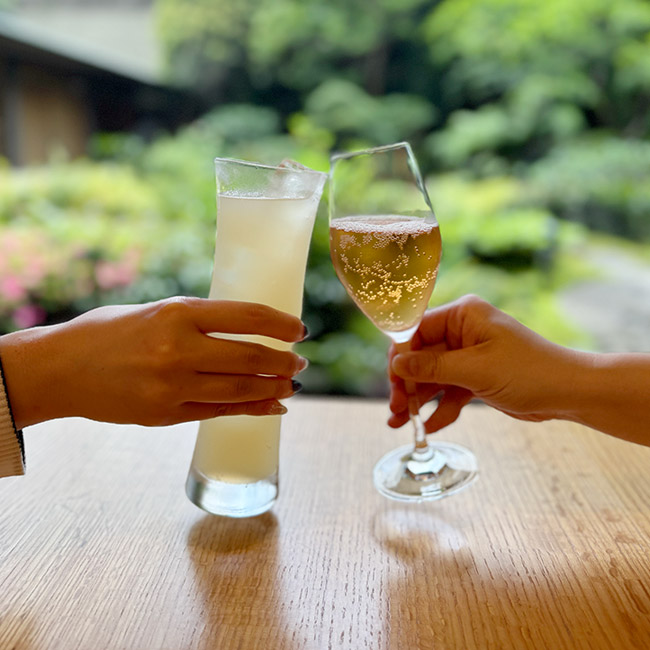 ANAインターコンチネンタルホテル東京　日本料理「雲海」　彩り膳＆和スイーツブッフェ　日本庭園、ドリンク