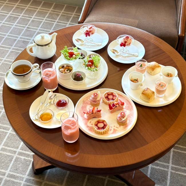 オズモール編集部が「Strawberry & Flower Garden Afternoon Tea」を体験