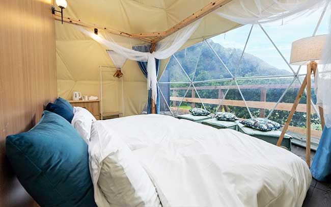 富士山を望む豪華なテントで贅沢な休日を