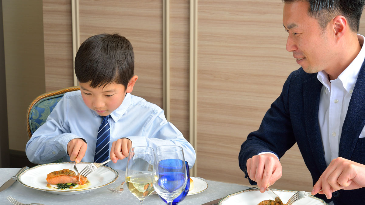 ホテル椿山荘東京「夏休み 家族で楽しむテーブルマナー教室」
