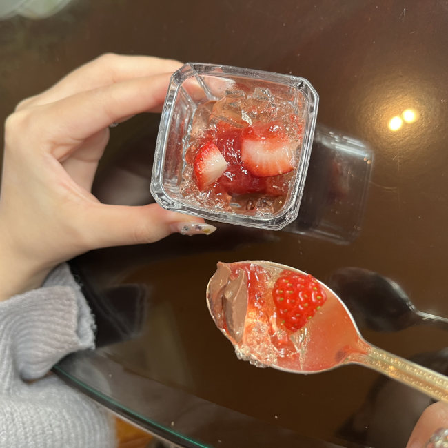 シェラトン都ホテル東京「苺とショコラのアフタヌーンティー」