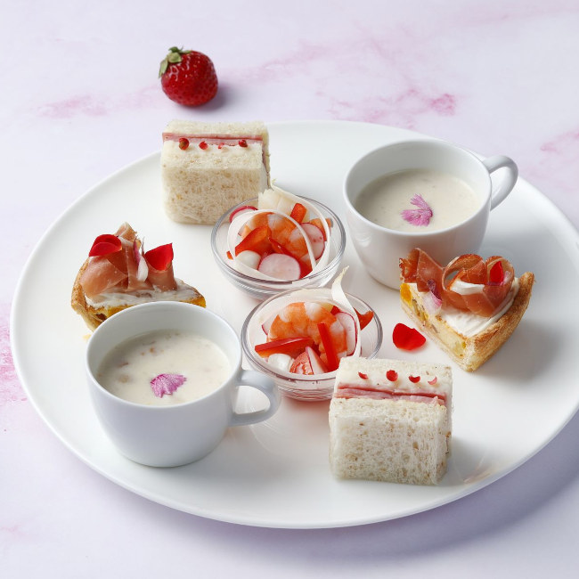 東京マリオットホテル「HARUMEKU Afternoon Tea -Strawberry × White Chocolate-」