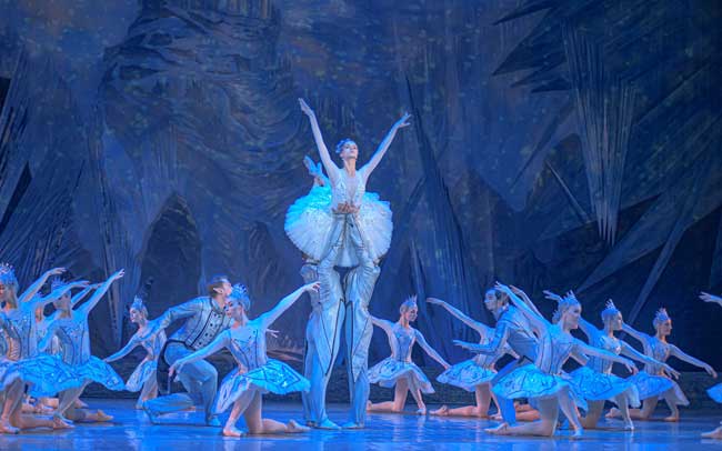芸術の都・キーウの名門バレエ団が再来日！美しいバレエで魅せる日本初演『雪の女王』と人気作品『ジゼル』
