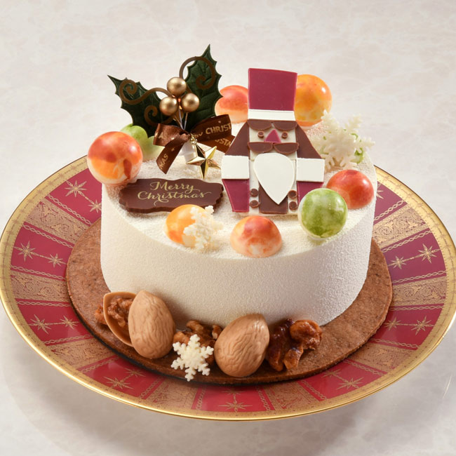 ロイヤルパークホテルのクリスマスケーキ「Poupee de Noix」