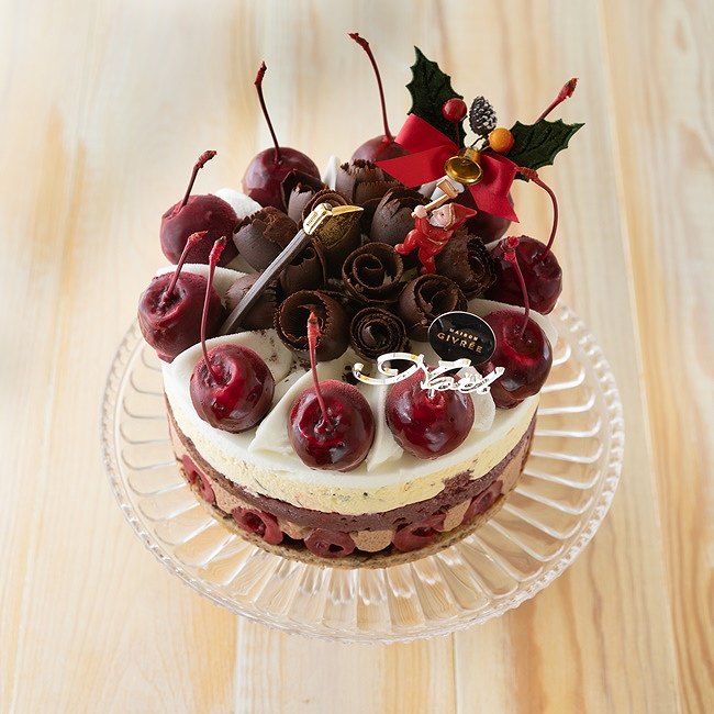 MAISON GIVRÉE（メゾンジブレー）のクリスマスケーキ「ノーススターのクリスマスフォレノワール」