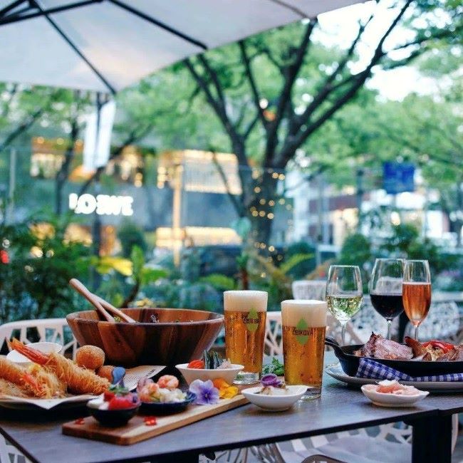 【東京都・表参道駅】Cafe & Dining ZelkovA／エキサイティングな夏のDJナイトを美酒とともに満喫