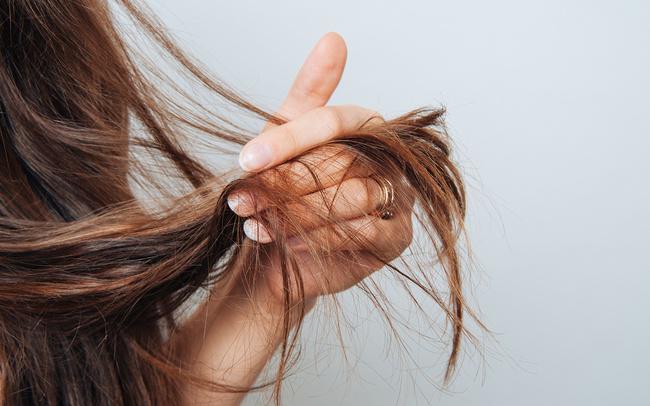 髪の乾燥を防ぐ方法や対策を紹介！