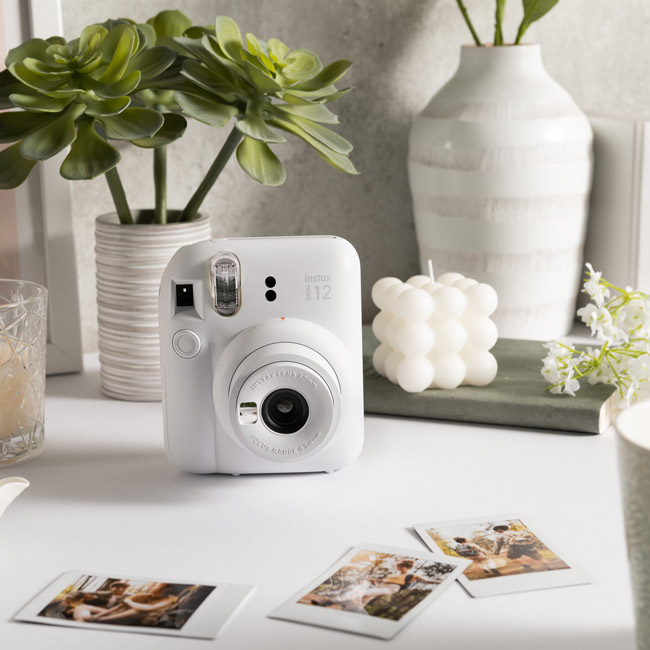 「instax mini 12」商品詳細はこちら