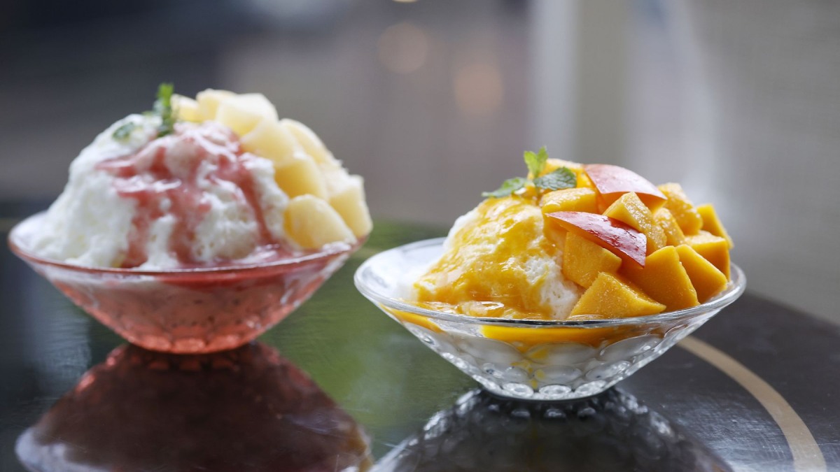 東京マリオットホテルにふわふわ食感のかき氷が登場。芳醇な香り広がるマンゴーとみずみずしい桃の2種