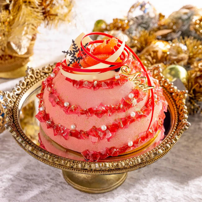 ヒルトン東京のクリスマスケーキ「ピンク・ビジュー」