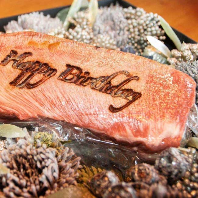 THE KINTAN STEAK（ザ キンタン ステーキ）（恵比寿）／お肉に記念の焼き印を押してサプライズ