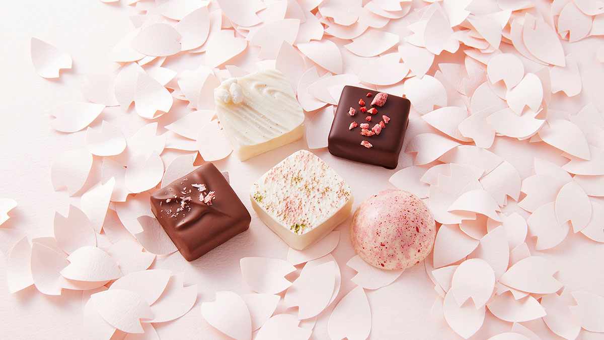ショコラティエ　パレドオールから桜をテーマにした、美麗パフェとショコラが登場｜桜スイーツ2024