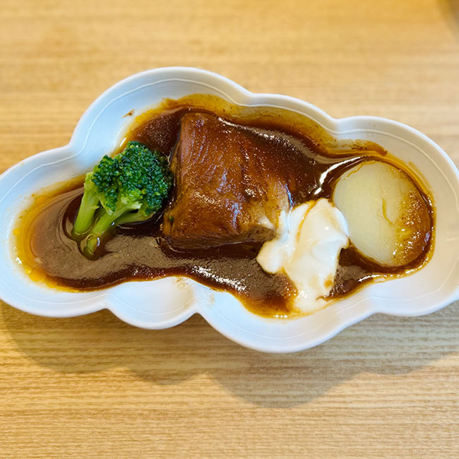 ANAインターコンチネンタルホテル東京　日本料理「雲海」　彩り膳＆和スイーツブッフェ　豚の味噌デミ角煮