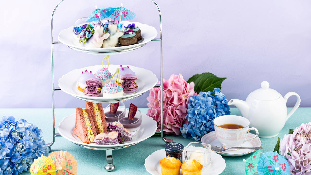 東京プリンスホテルの「あじさいアフタヌーンティー」は窓越しの紫陽花観賞も楽しみ。かわいい“リス”と一緒にティータイムを