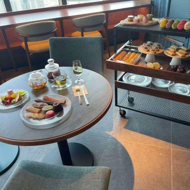 sky lounge cafe &bar mequ（横浜駅）