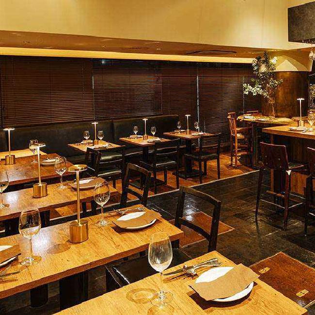 伊太利亜市場BAR（新宿三丁目）／イタリアの陽気な雰囲気漂うバールで心躍るひとときを